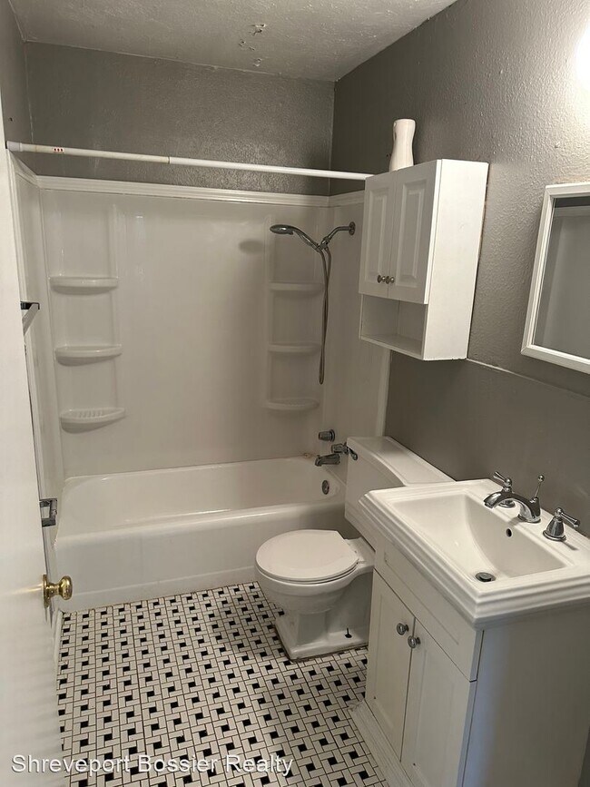 Foto del edificio - 3 br, 1 bath House - 2420 River St