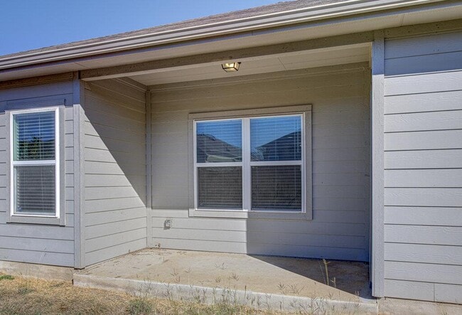 Foto del edificio - 6705 Loretta White Ln