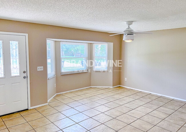 Building Photo - *** 1 month FREE RENT!!! ***