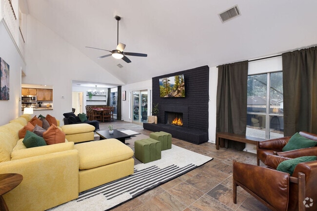Building Photo - 13603 Oak Cabin