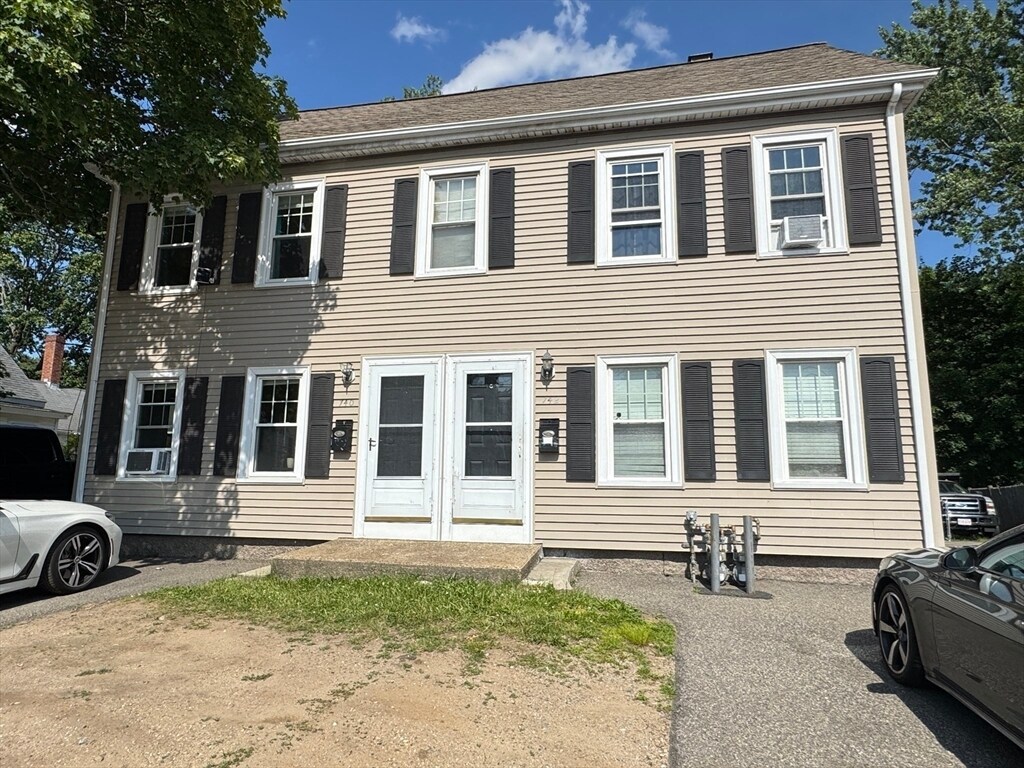 Foto principal - 742 Main St
