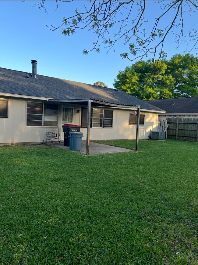 Building Photo - 20003 Rustlewood Dr