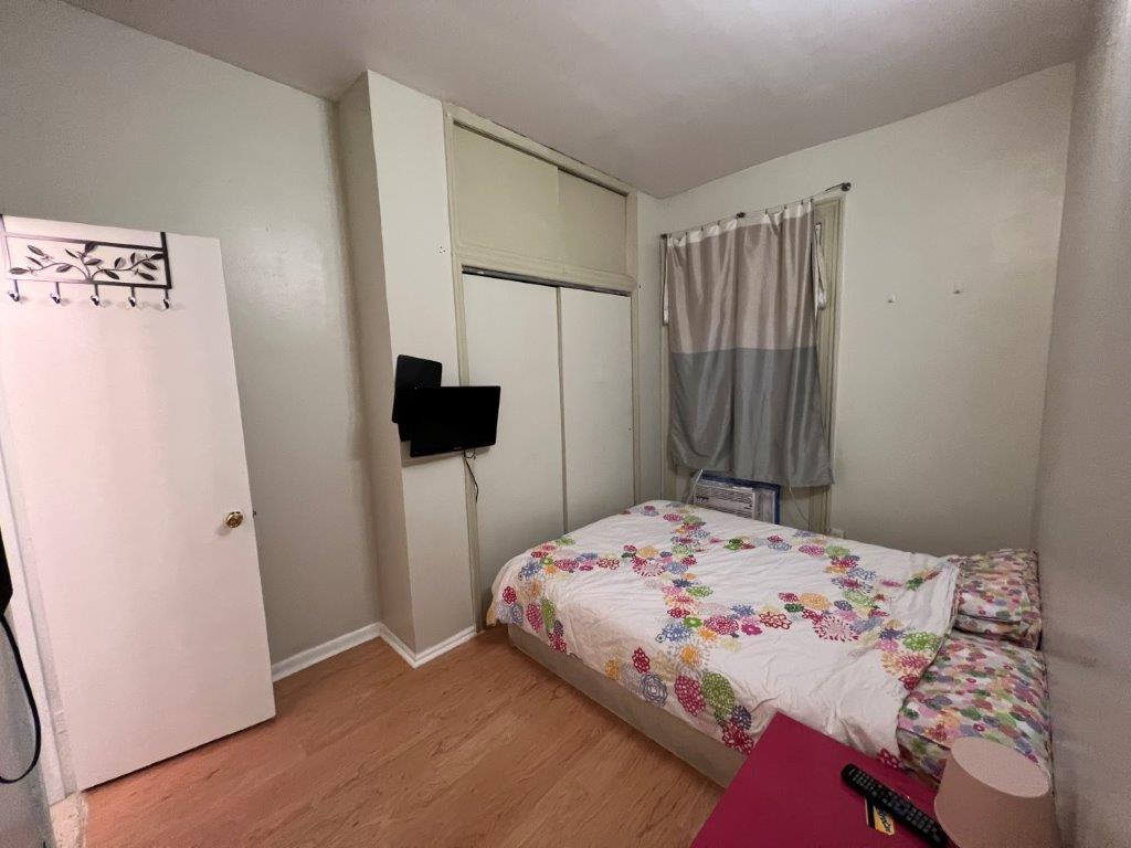 Small BD Room - 31 E 30th St
