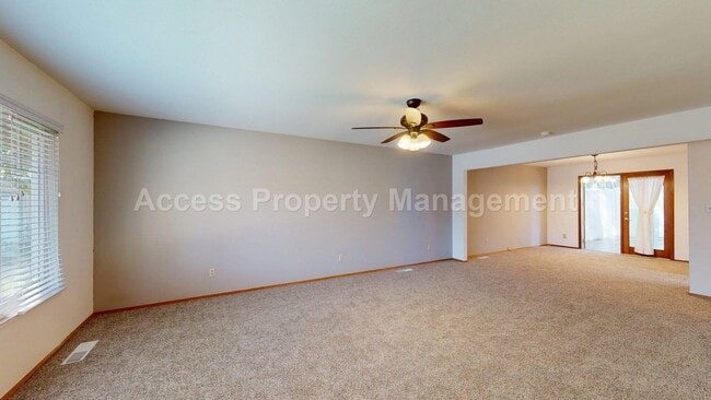 Foto del edificio - 3355 San Fernando Ct