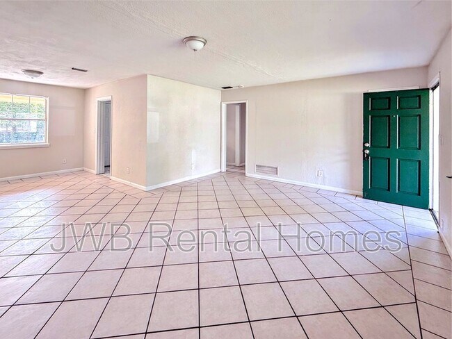 Foto del edificio - 4737 Sprite Rd