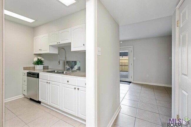 Building Photo - 5333 Heatherstone Dr