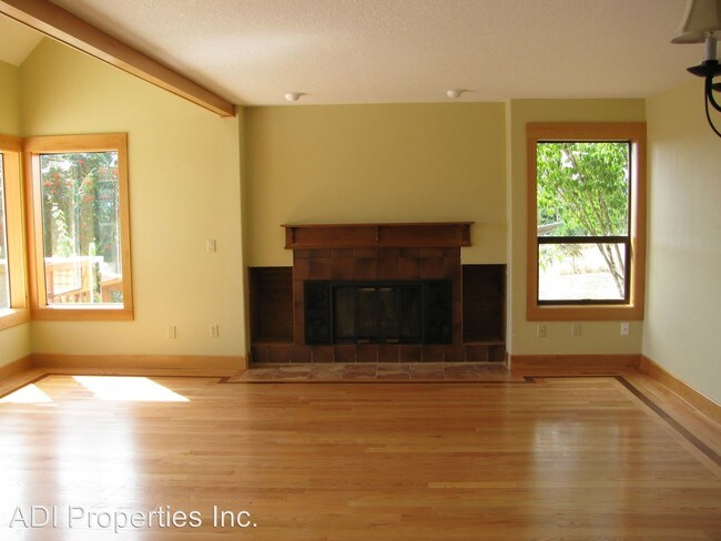 Building Photo - 15638 NW Roads End