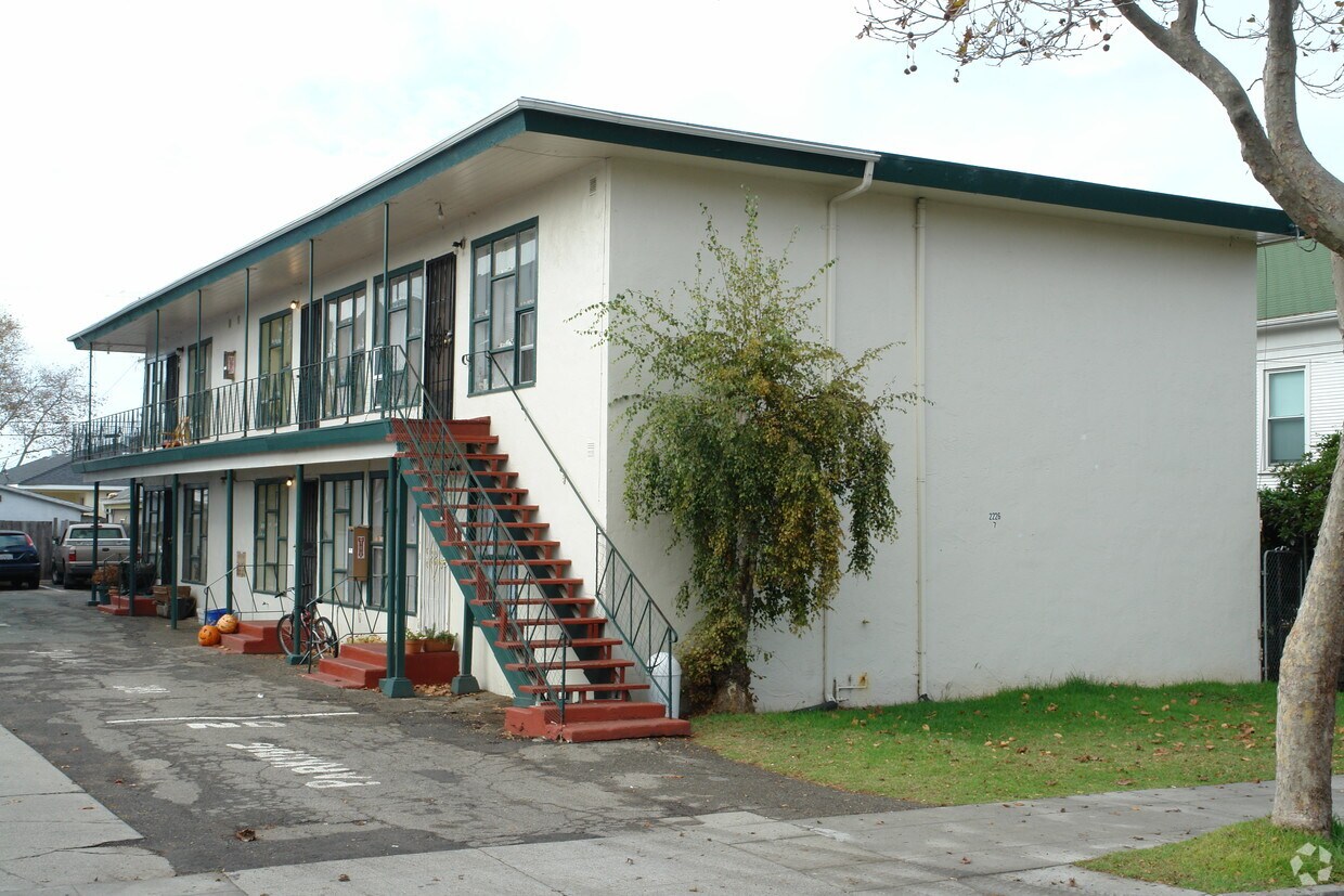 Primary Photo - 2226 7th St