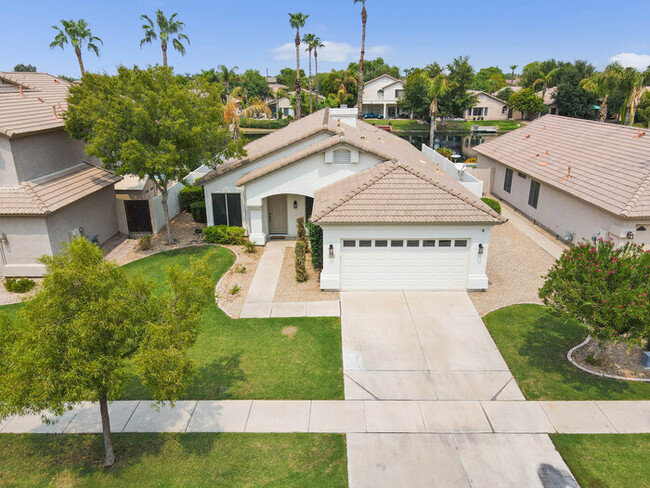 Foto del edificio - Beautiful Waterfront Home in Ocotillo Lakes