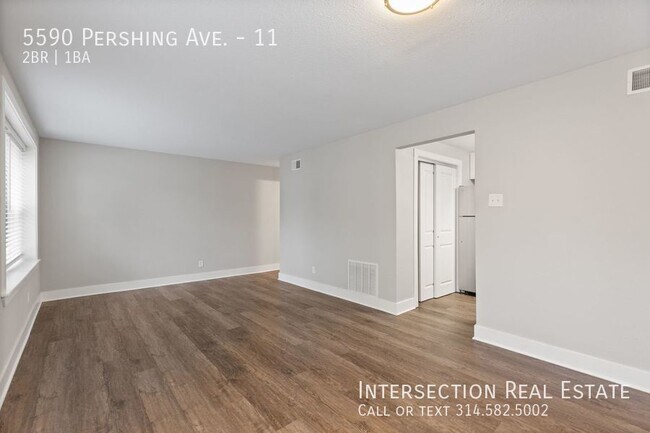 Building Photo - Updated DeBaliviere Place 2bd/1ba - Close ...