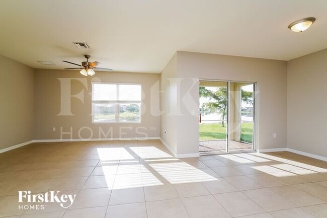 Building Photo - 3452 Acapulco Cir