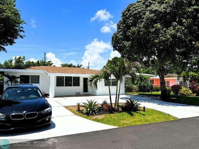 Building Photo - 132 Almar Dr
