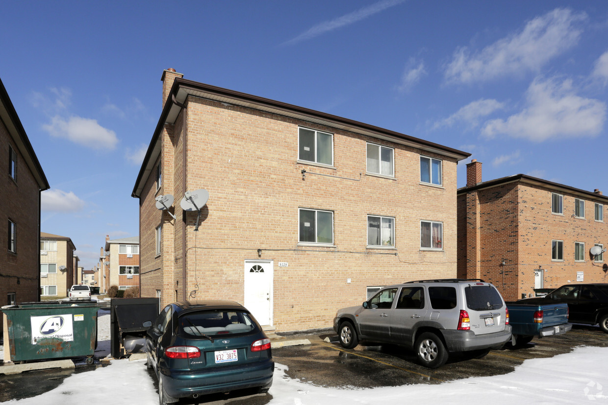 Building Photo - 9229 Sally Ln