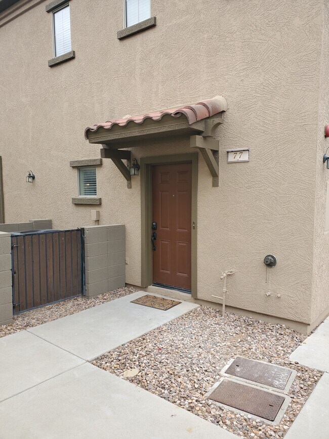 Building Photo - 1250 S Rialto
