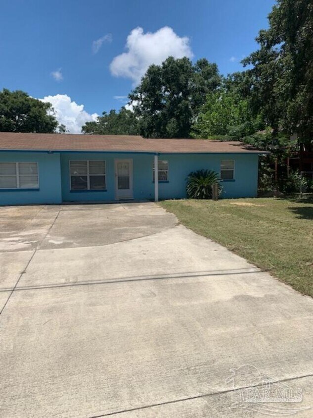 1113 Mills Ave, Pensacola, FL 32507 House for Rent in Pensacola, FL