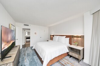 Building Photo - 1300 Lamar St