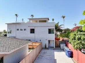 Building Photo - 810 California St