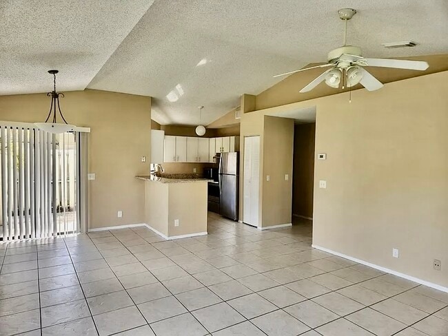 Building Photo - 2818 Stoneway Ln