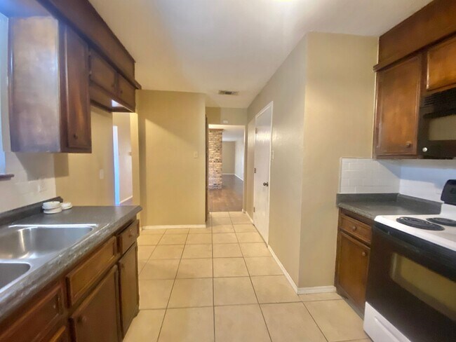 Building Photo - 1101 80th St