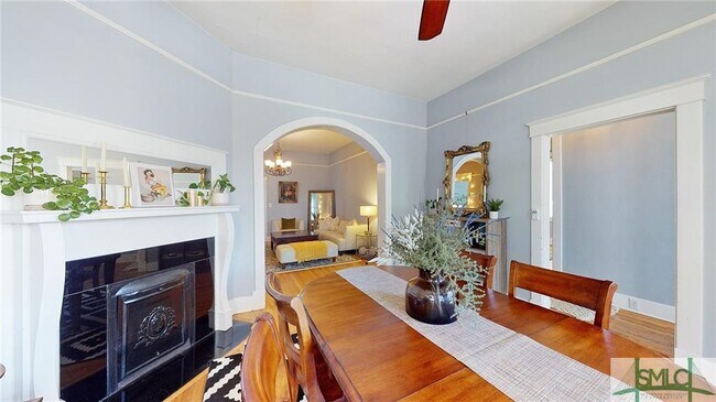 Building Photo - 416 E 40th St