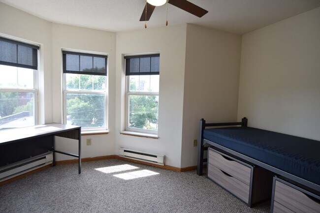 Foto del edificio - 2 Bedroom, 1 Bathroom
