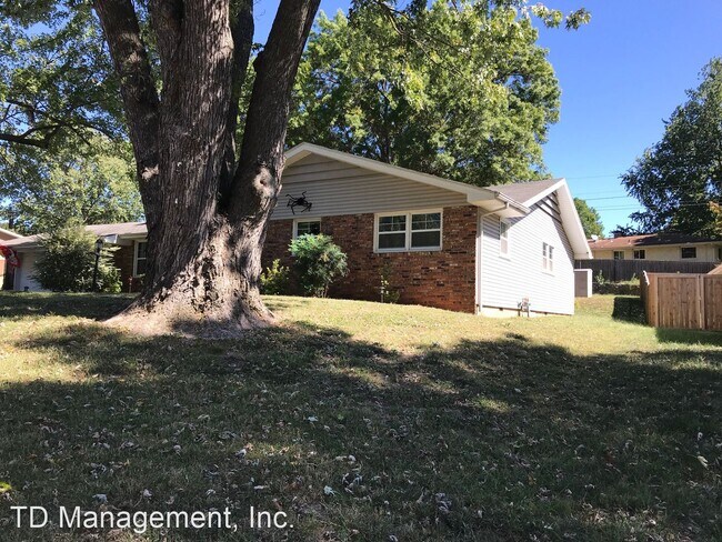 Building Photo - 3 br, 2 bath House - 2502 S Cedarbrook Ave