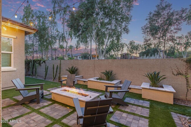 Foto del edificio - 21073 W Sunrise Ln
