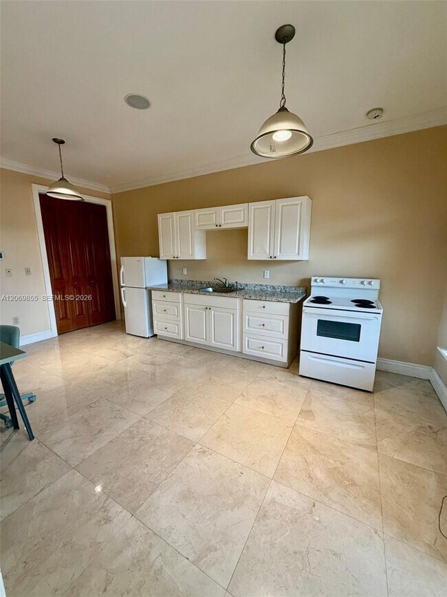 Foto del edificio - 7449 SW 104th St