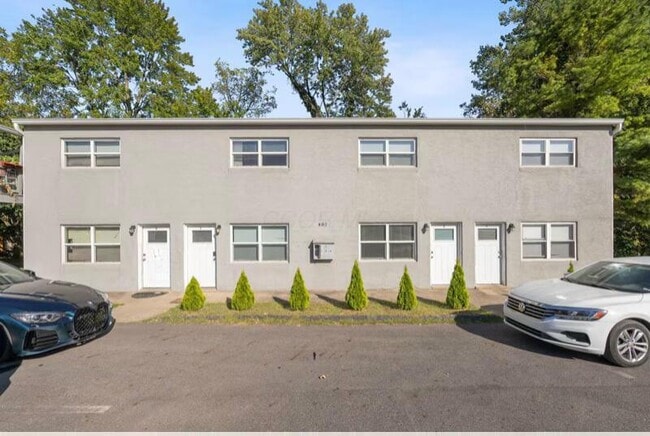 Foto del edificio - 464 E Norwich Ave