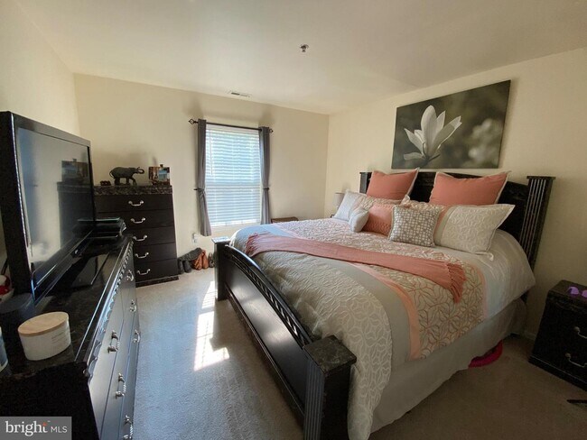 Building Photo - 310 Stonehurst Ct