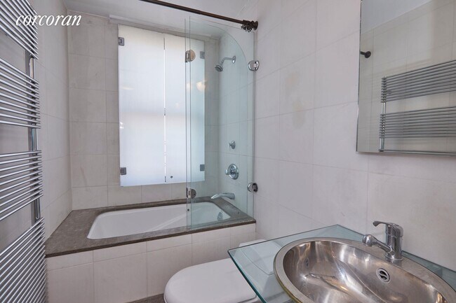 Foto del edificio - 301 E 79th St