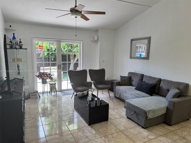Foto del edificio - 2310 Plum Ct
