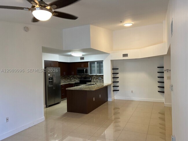 Foto del edificio - 2021 Renaissance Blvd