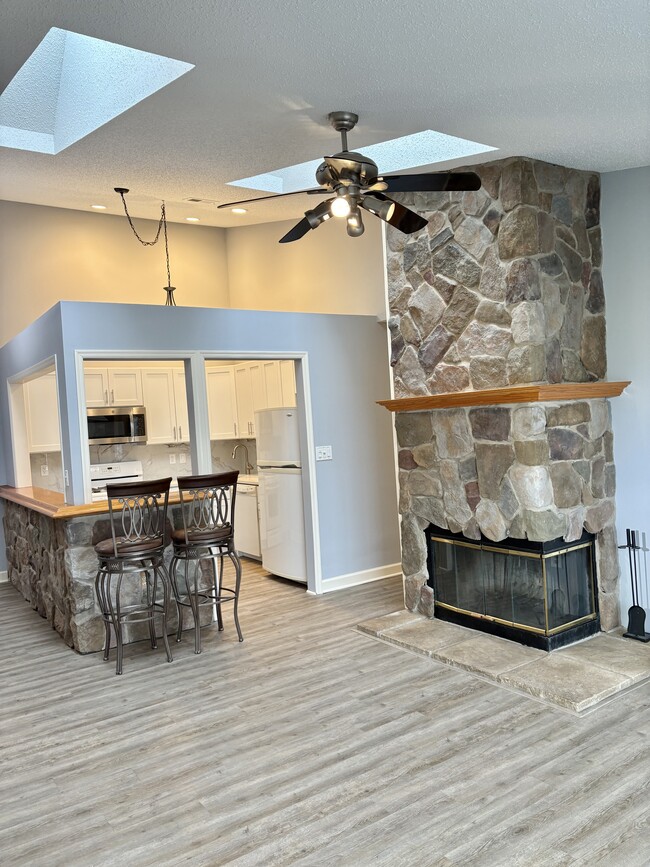 Building Photo - 497 Witney Ct