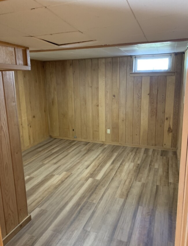 Extra Living Quarters/Storage - 20 W Melgaard Rd