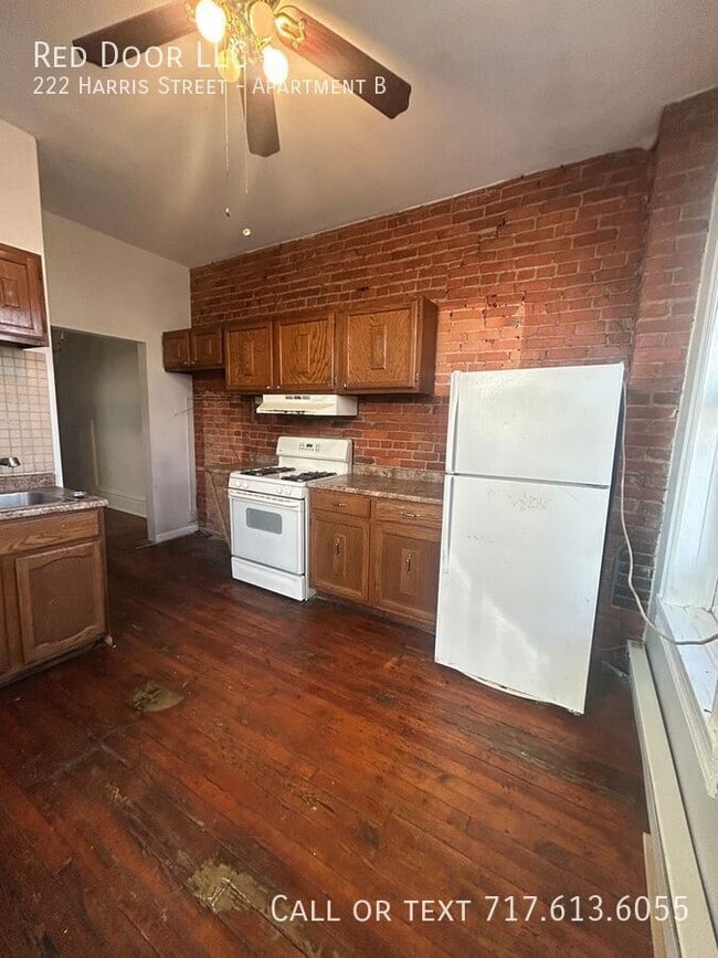 Building Photo - 222 Harris St