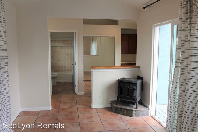 Building Photo - Studio, 1 bath House - 550 Madera Avenue