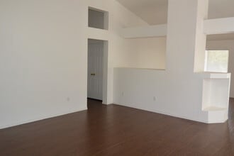 Building Photo - 2826 S Tamarack Ct