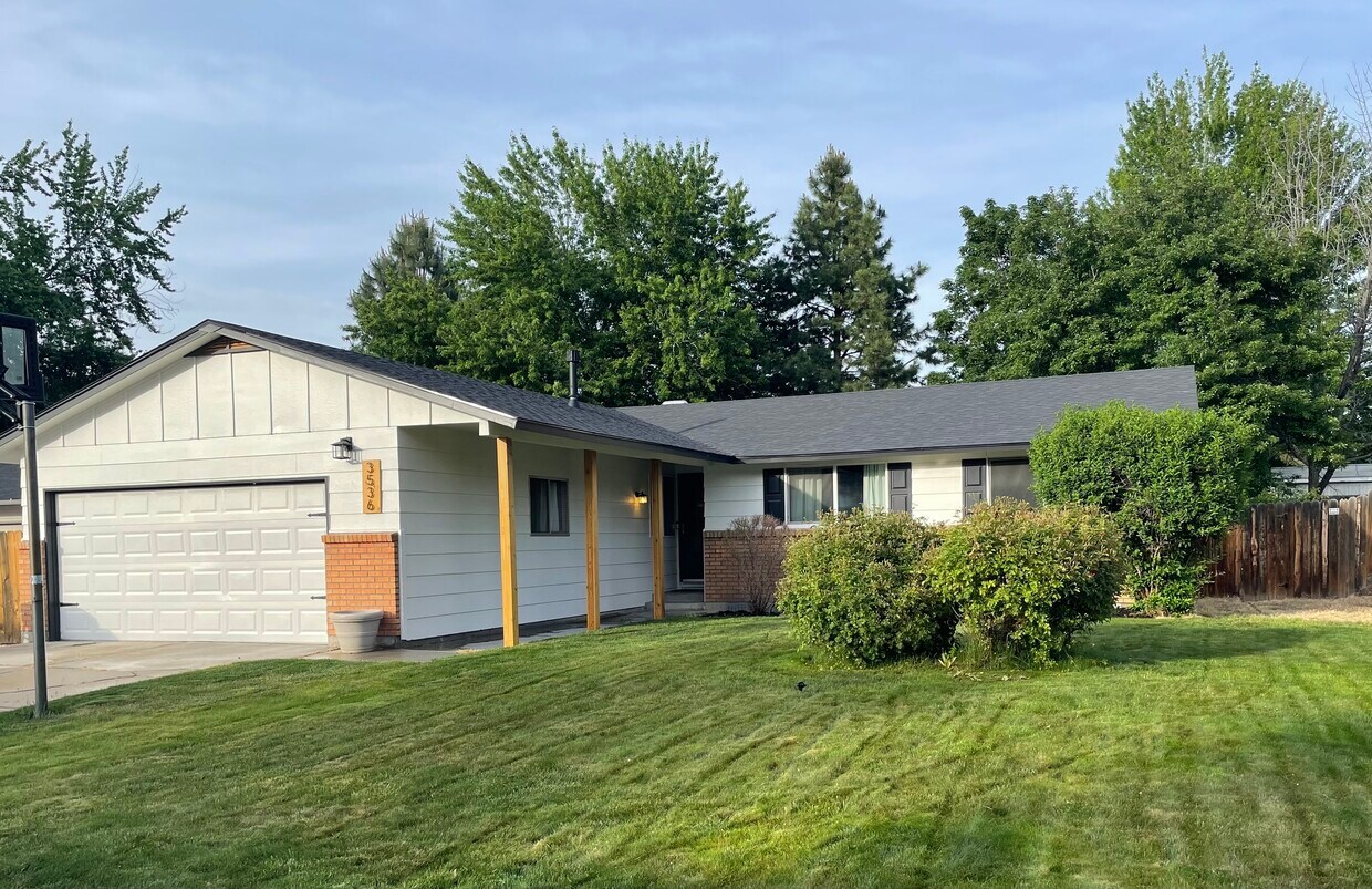 Primary Photo - 3536 S Centennial Way