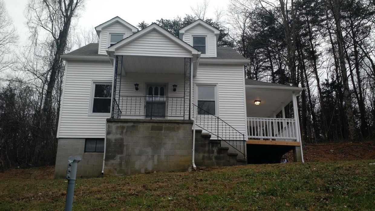 Primary Photo - 26952 Lee Hwy