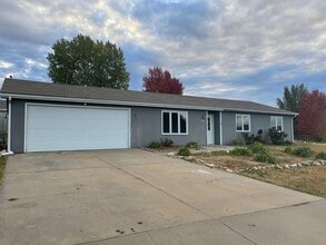 Building Photo - 431 Clydesdale Dr