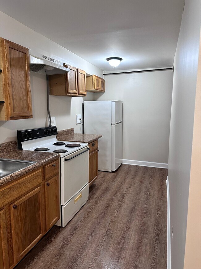 Building Photo - 4837 Cascade Dr