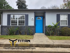 Building Photo - 700 Park Dr