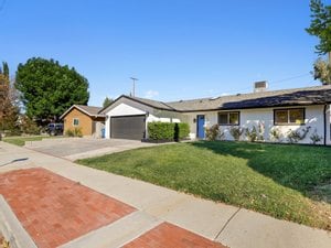 Building Photo - 2058 Malcolm St