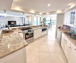 Building Photo - 5420 N Ocean Dr