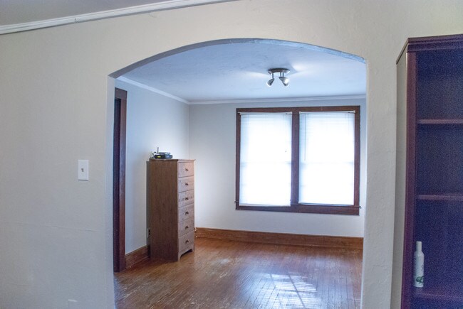 Building Photo - 1231 N Bronough St