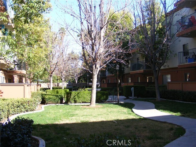 Foto del edificio - 400 N Acacia Ave