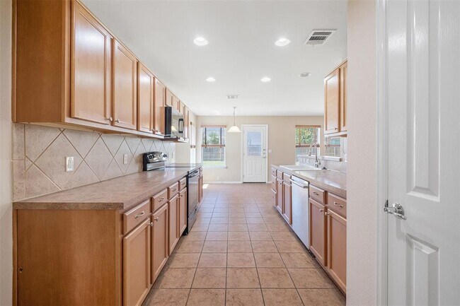 Foto del edificio - 620 Kingfisher Ln