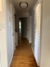 Building Photo - 213 1st St