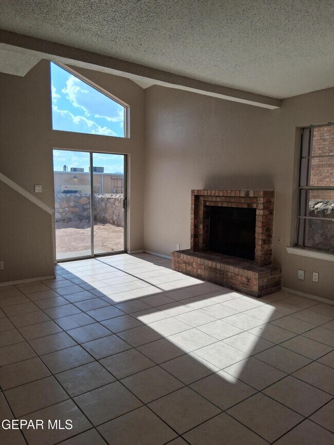 Building Photo - 3119 Voss Dr